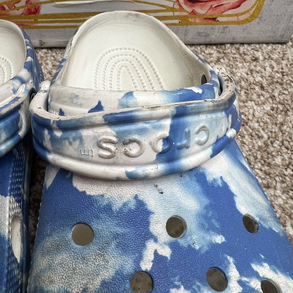CROCS  Blue and White Cloud Clogs - Picture 6 of 9